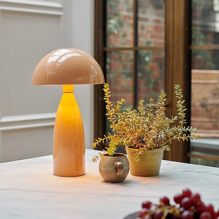 Leoma Metal Table Lamp, Blush - Image 2