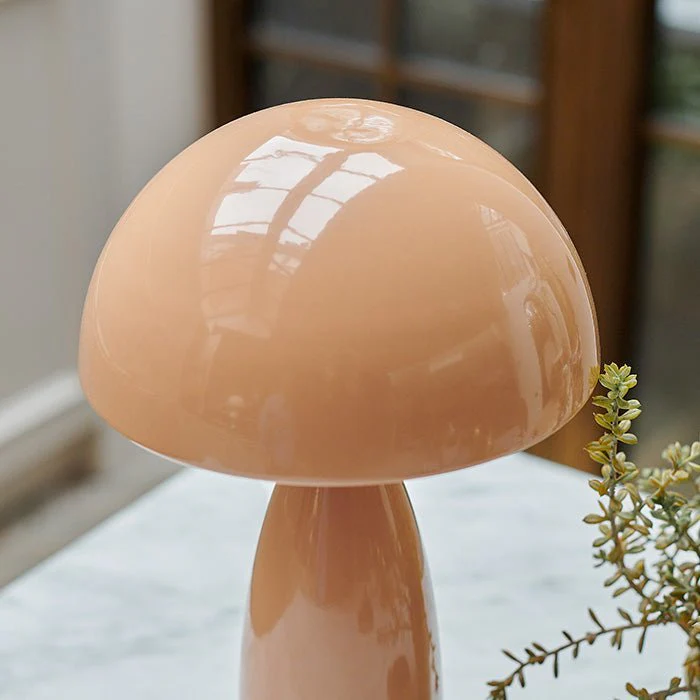 Leoma Metal Table Lamp, Blush - Image 3