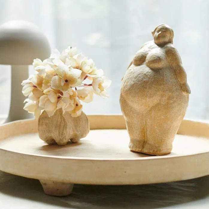 Victoria Sculpture - Ceramic