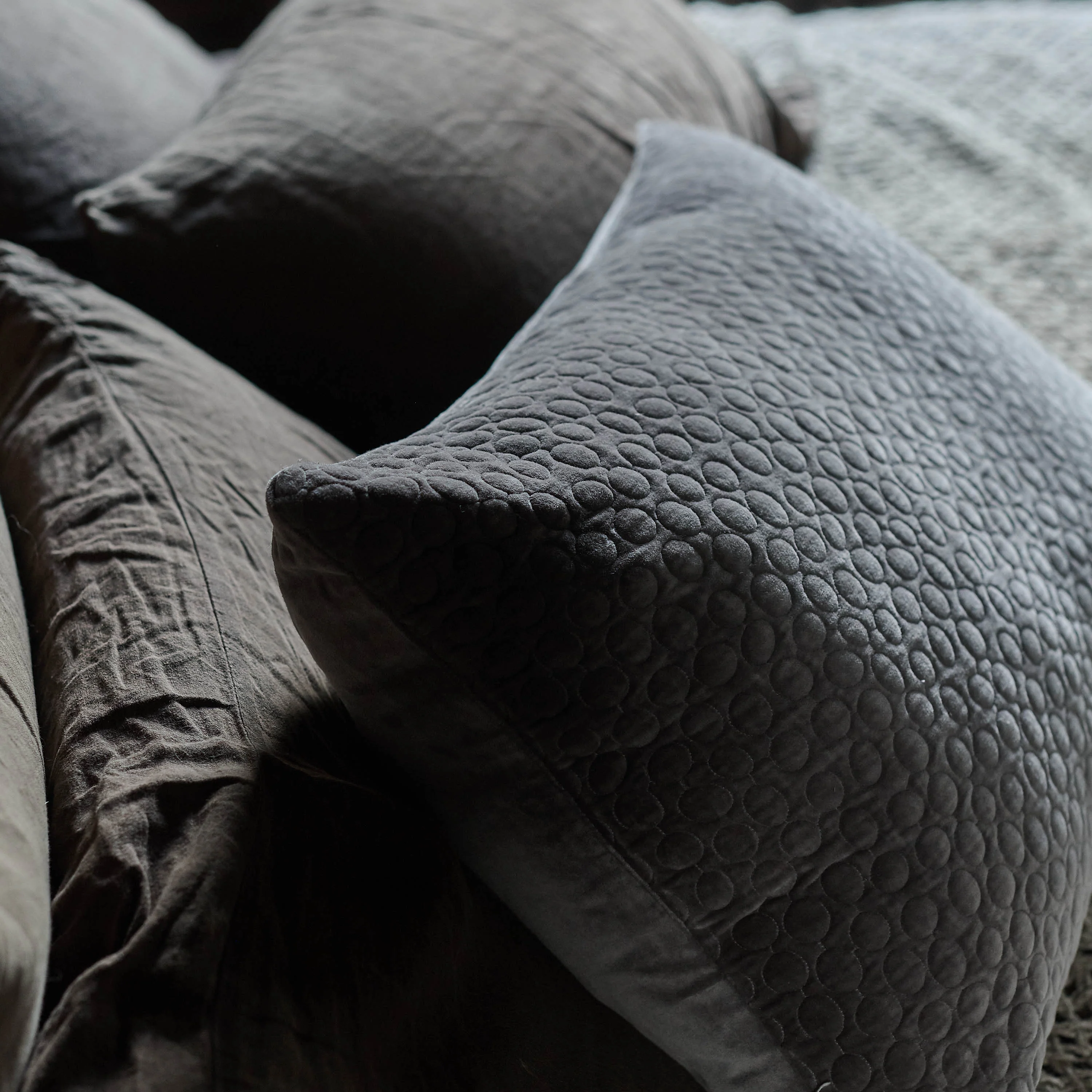 Wilson Grey Velvet Cushion - Image 2